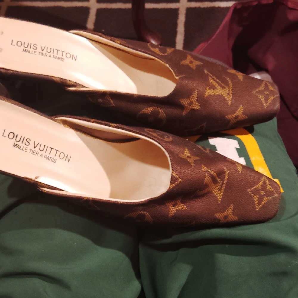Imitation Louis Vuitton Brown Women's Shoes